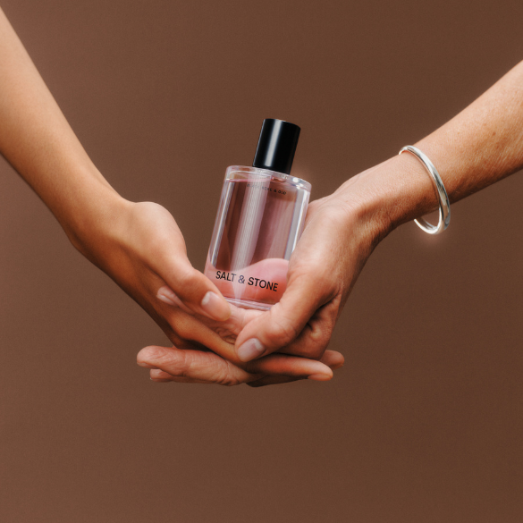 salt-stone-black-rose-oud-body-mist