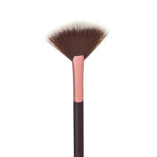 MEDIUM FAN BRUSH - 105 - Realness of Beauty
